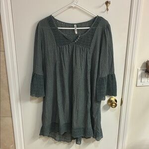 Chic Green Crochet Trim Midi Dress in Sz L